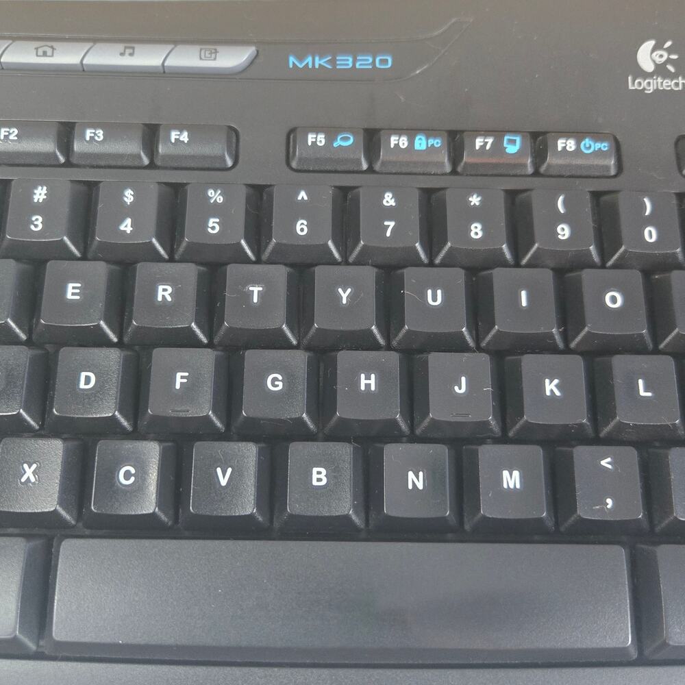 Logitech mk320 Wireless Full Keyboard & Mouse Combo with USB Receiver - Picture 7 of 16